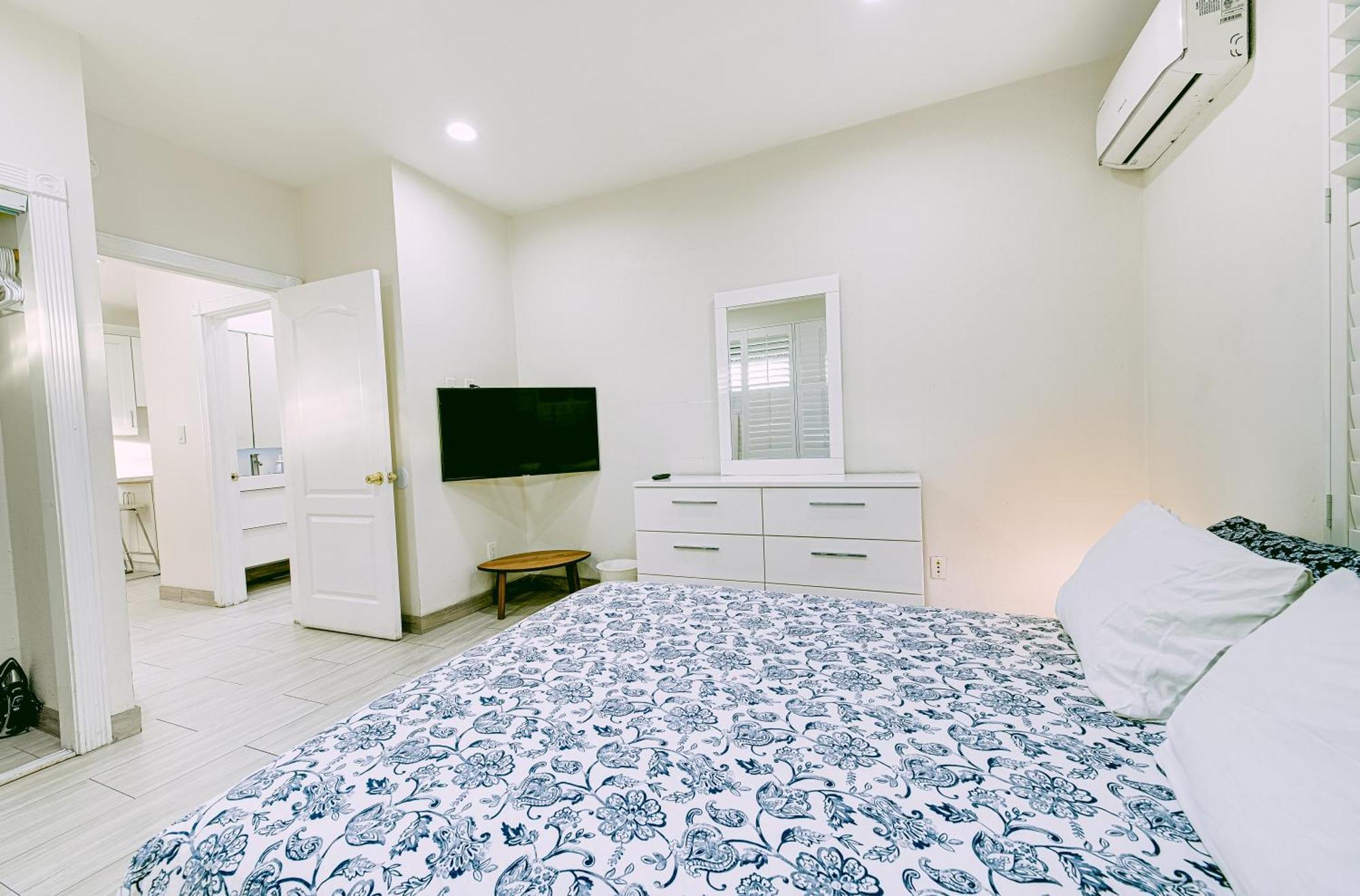 Stylish Modern Home, Ac, Parking & Near Fwys سانتا أنا، كاليفورنيا المظهر الخارجي الصورة