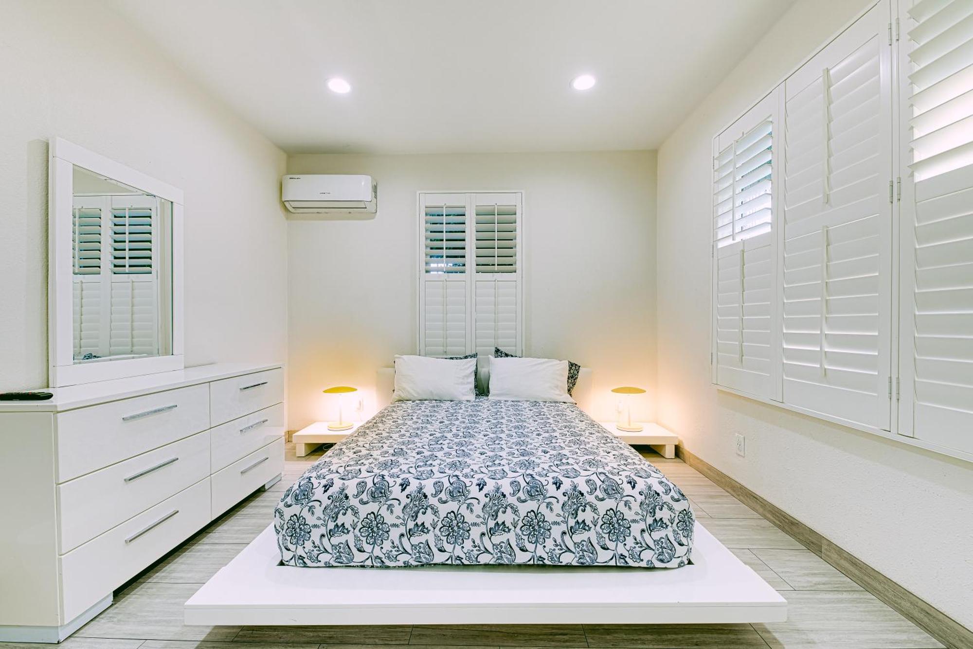Stylish Modern Home, Ac, Parking & Near Fwys سانتا أنا، كاليفورنيا المظهر الخارجي الصورة