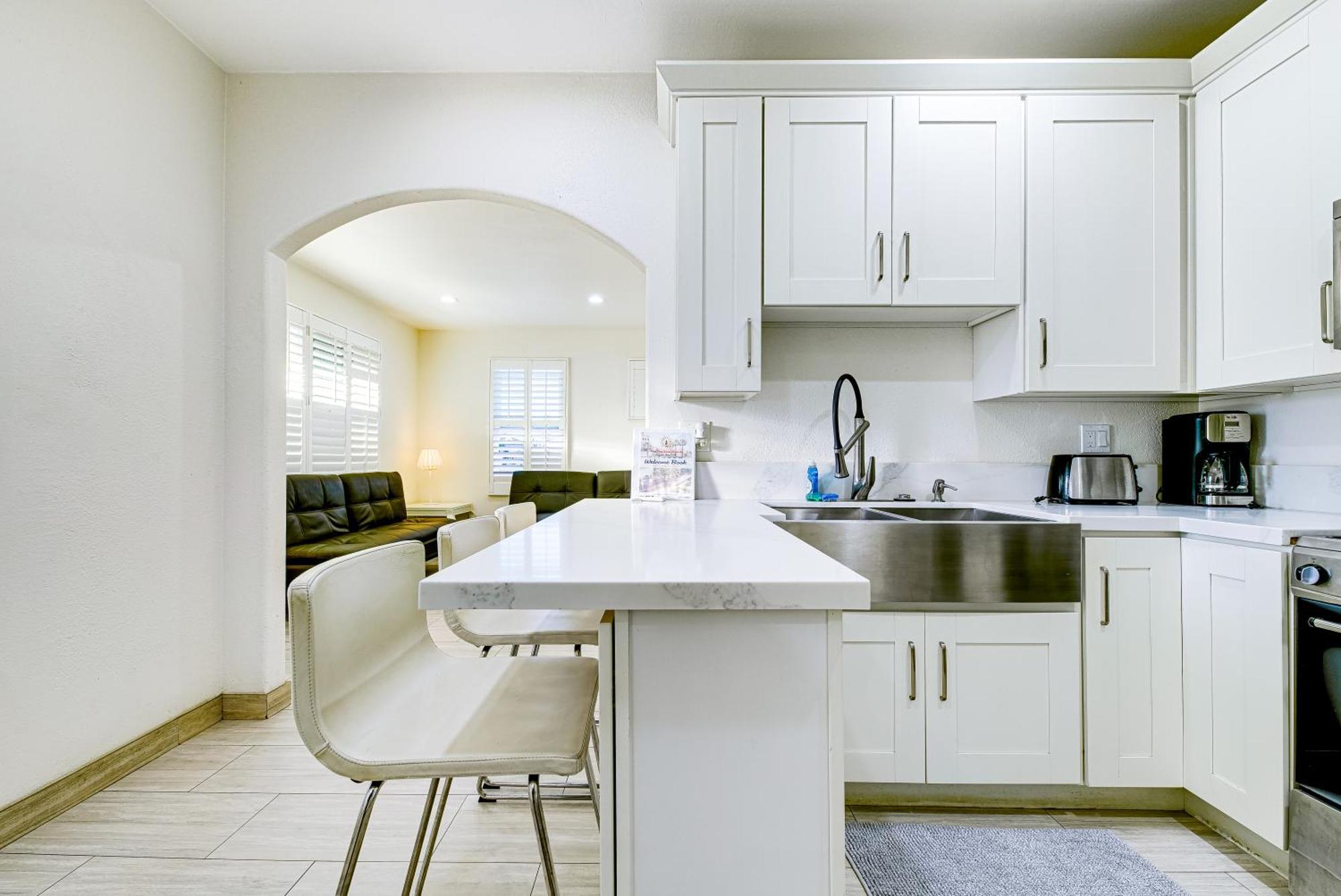 Stylish Modern Home, Ac, Parking & Near Fwys سانتا أنا، كاليفورنيا المظهر الخارجي الصورة